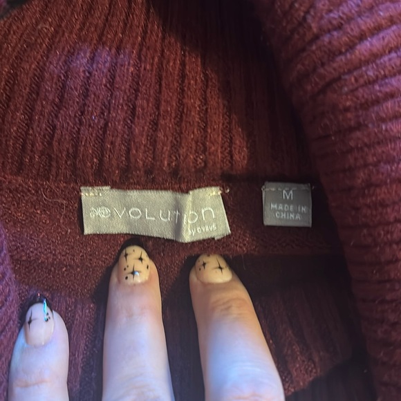 Evolution maroon cable knit cowl neck sweater size Medium - Picture 5 of 5